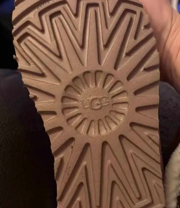 UGG Slip On ( Order yours today) Ships within 3 days (price is without box!